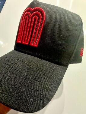 Cap New Era with Red Raised Logo